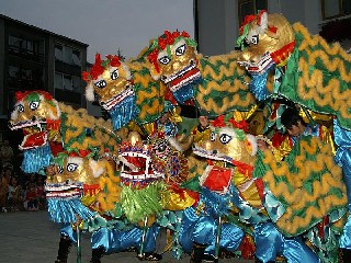 _tPICT0372an.jpg - Čínská skupina LIN´ AN FOLK ART GROUP OF CHINA DANCERS ASSOCIATION v Jeseníku. FOTO (JS) 