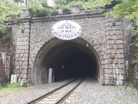 tunelR.jpg