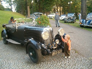 11.JPG - Od středy do soboty patřili lázně účastníkům mezinárodní soutěže historických vozidel Rallye Moravia 2011. FOTO (jg)